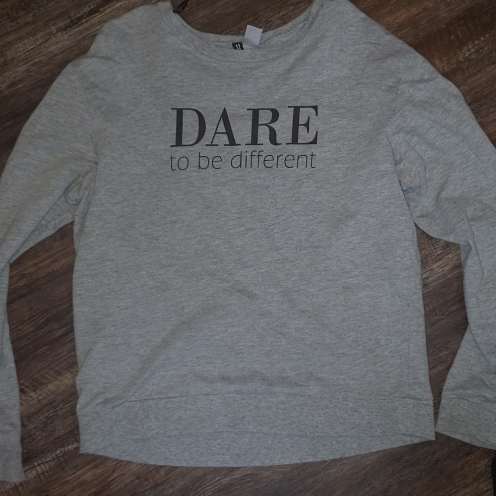 H&M long sleeve graphic shirt
